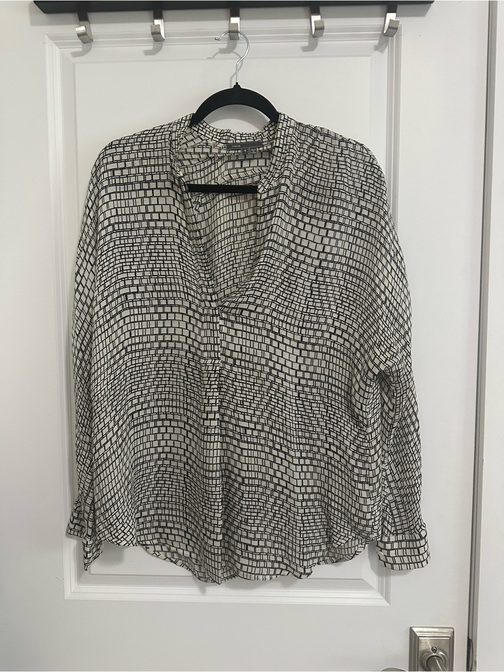 VINCE 100% Silk Blouse - Black & White